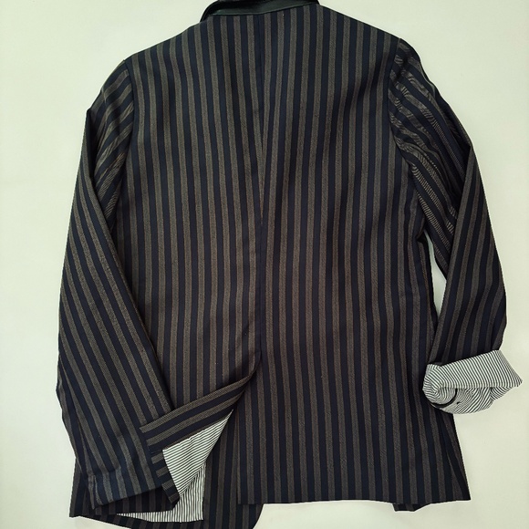 Fun striped blazer with complementing interior lining - Picture 5 of 5